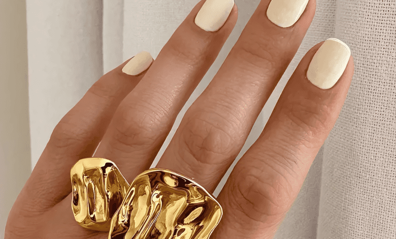 Embrace Simplicity and Chic with These 22 Short White Nail Designs