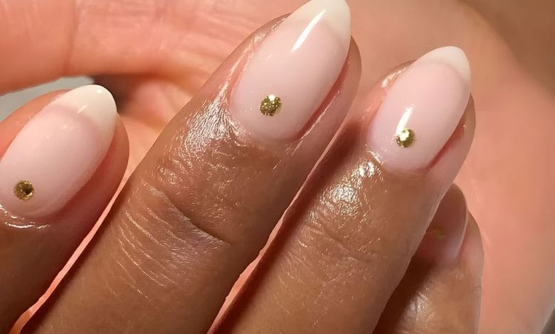 20 Minimalistic Nail Trends for a Subtle Manicure
